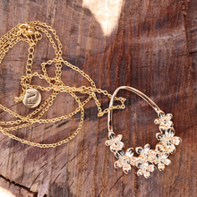 Load image into Gallery viewer, Fabuleux Vous Steel Me Yellow Gold Flower Necklace