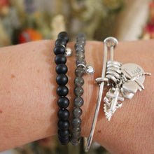 Load image into Gallery viewer, Fabuleux Vous La Pierre Black Onyx Stretchy Bracelet