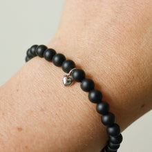 Load image into Gallery viewer, Fabuleux Vous La Pierre Black Onyx Stretchy Bracelet
