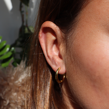 Load image into Gallery viewer, Fabuleux Vous Yellow Gold 20mm Huggie Hoops