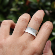 Load image into Gallery viewer, Fabuleux Vous Bijoux Frosted Wide Silver Ring