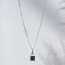 Load image into Gallery viewer, Fabuleux Vous La Stele Black Onyx Necklace Petite