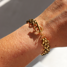 Load image into Gallery viewer, Fabuleux Vous Steel Me Cici Gold Fob Bracelet