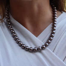 Load image into Gallery viewer, Fabuleux Vous Perle Mocha 10mm Pearl Necklace 45cm