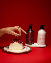 Load image into Gallery viewer, Ecoya Holiday Collection Bathroom Gift Set- Guava & Lychee Sorbet