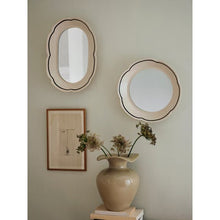 Load image into Gallery viewer, Maytime Broste Florentina Vase Medium- Glossy Beige
