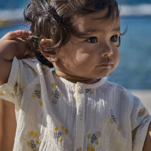 Load image into Gallery viewer, Nature Baby Short Sleeve Caravan Shirt Muslin- Fish Fable Print