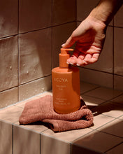 Load image into Gallery viewer, Ecoya Mandarin Gin Hand & Body Wash