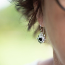 Load image into Gallery viewer, Fabuleux Vous La Stele Black Onyx Heart Earrings