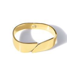 Load image into Gallery viewer, Fabuleux Vous Steel Me Cici Gold Cuff