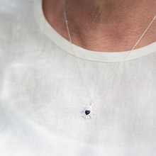 Load image into Gallery viewer, Fabuleux Vous La Stele Black Onyx Heart Necklace
