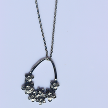 Load image into Gallery viewer, Fabuleux Vous Steel Me Silver Flower Necklace