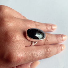 Load image into Gallery viewer, Fabuleux Vous La Stele Black Onyx Oval Ring