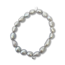 Load image into Gallery viewer, Fabuleux Voux La Pierre Silver Keshi Pearl Stretchy Bracelet