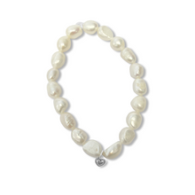Load image into Gallery viewer, Fabuleux Vous La Pierre FW Keshi White Pearl Stretchy Bracelet