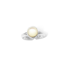 Load image into Gallery viewer, Fabuleux Vous La Stele Mother of Pearl Circle Ring