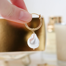 Load image into Gallery viewer, Fabuleux Vous Steel Me Yellow Gold Baroque Pearl Hoop Earrings