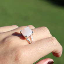 Load image into Gallery viewer, Fabuleux Vous La Stele Square Dome Rose Quartz Ring size 8
