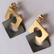 Load image into Gallery viewer, Fabuleux Vous Carre Yellow Gold &amp; Black Stud Earrings
