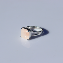 Load image into Gallery viewer, Fabuleux Vous La Stele Square Dome Rose Quartz Ring size 8
