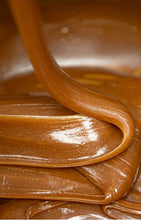 Load image into Gallery viewer, House of Chocolate Vanilla Bean Fudge Christmas Cracker Mini
