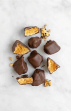 Load image into Gallery viewer, House of Chocolate Christmas Hokey Pokey House
