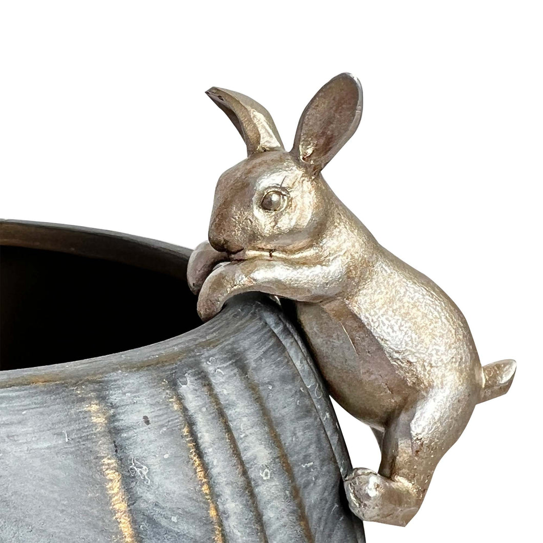 Linens & More Rabbit Hanging Rim in Pewter