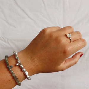 Fabueleux Vous La Pierre Moonstone Bracelet Stretchy