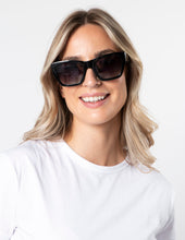 Load image into Gallery viewer, Stella &amp; Gemma Paige Sunglasses Black
