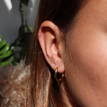 Load image into Gallery viewer, Fabuleux Vous Yellow Gold 20mm Huggie Hoops
