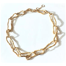 Load image into Gallery viewer, Lindi Kingi Fluid Necklace Gold
