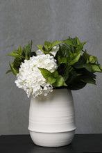 Load image into Gallery viewer, Flower Systems Hydrangea Leaf Bush 42cm
