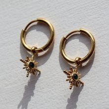 Load image into Gallery viewer, Fabuleux Vous Steel Me Yellow Gold Kelly Green Starlight Earrings
