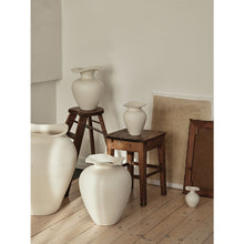 Load image into Gallery viewer, Maytime Broste Vase Florentina Medium Off-White

