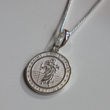 Load image into Gallery viewer, Fabuleux Vous St Christopher Necklace
