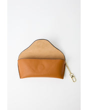 Load image into Gallery viewer, Stella &amp; Gemma Keychain Leather Sunglasses Case- Tan
