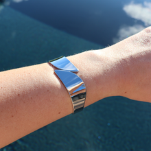 Load image into Gallery viewer, Fabuleux Vous Steel Me Cici Silver Cuff
