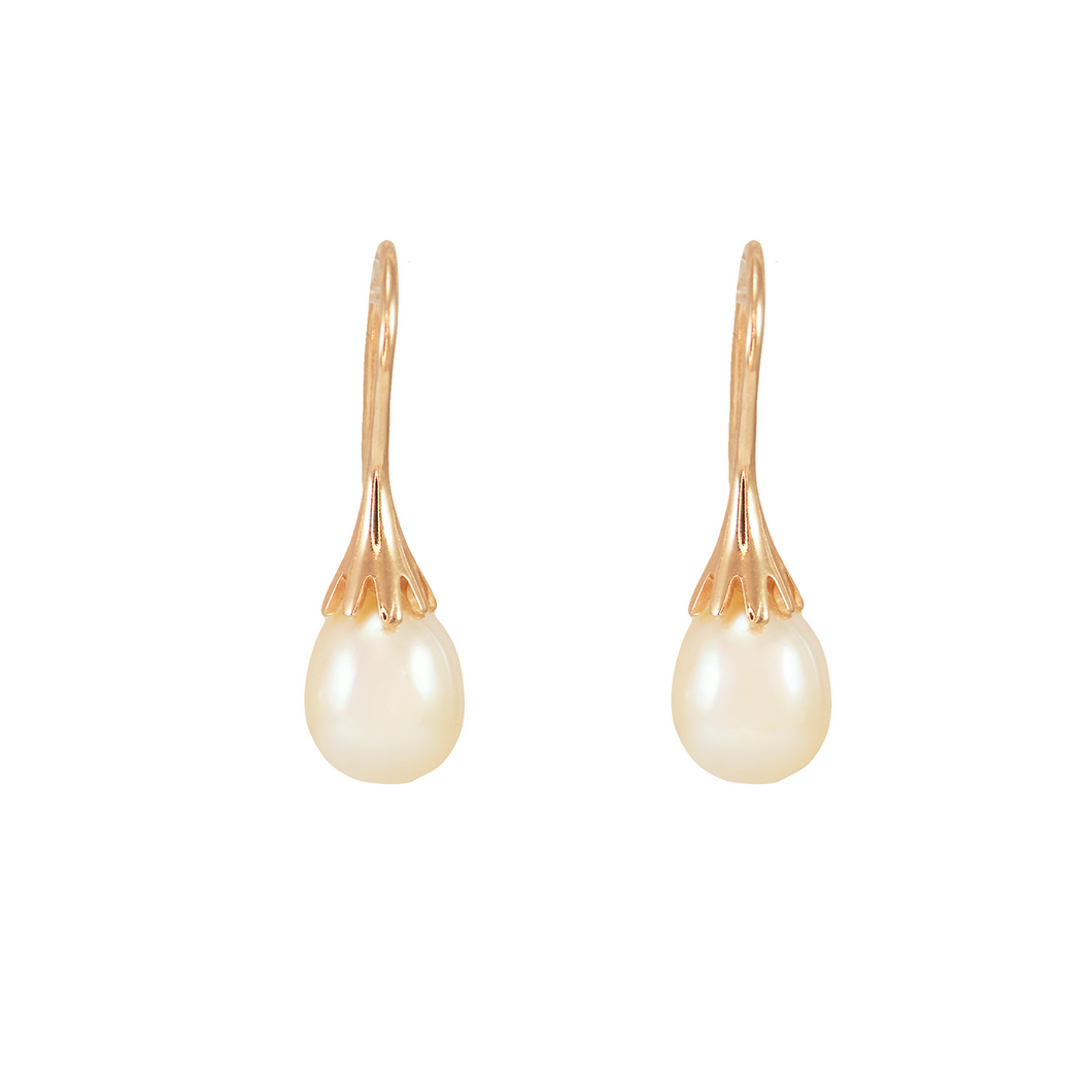 Simply Italian White Pearl Claw Drop Earrings