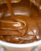 Load image into Gallery viewer, House of Chocolate Vanilla Bean Handcrafted Fudge
