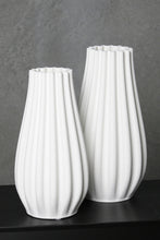 Load image into Gallery viewer, Flower Systems Steffi White Vase Small 3D Ceramic

