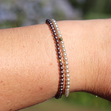 Load image into Gallery viewer, Fabuleux Vous Perle Champagne 3mm Stretchy Bracelet
