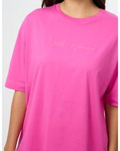 Load image into Gallery viewer, Stella &amp; Gemma Porter Tee- Electric Fuschia
