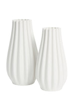 Load image into Gallery viewer, Flower Systems Steffi White Vase Small 3D Ceramic
