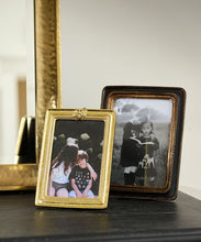 Load image into Gallery viewer, French Country Collections Ribbed Bee Frame Gold 4x6
