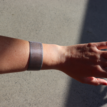 Load image into Gallery viewer, Fabuleux Vous Steel Me Cici Silver Bracelet
