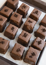 Load image into Gallery viewer, House of Chocolate Cookies &amp; Cream Marshmallows
