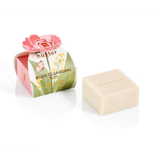 Load image into Gallery viewer, Huxter Body Cleansing Bar Gift Box- Pink Flower- White Florals &amp; French Pear
