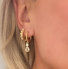 Load image into Gallery viewer, Lindi Kingi Gold Pearla Sleepers
