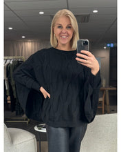 Load image into Gallery viewer, Stella &amp; Gemma Cable Poncho Black

