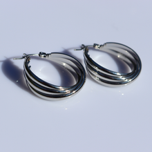 Load image into Gallery viewer, Fabuleux Vous Steel Me Silver Triple Ring Earrings
